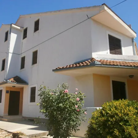 Janet Apartment