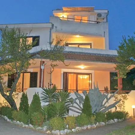 Apartment Janet Ugljan