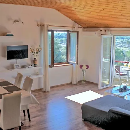 Janet Apartment *