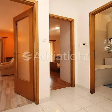 Janet אוגייאן