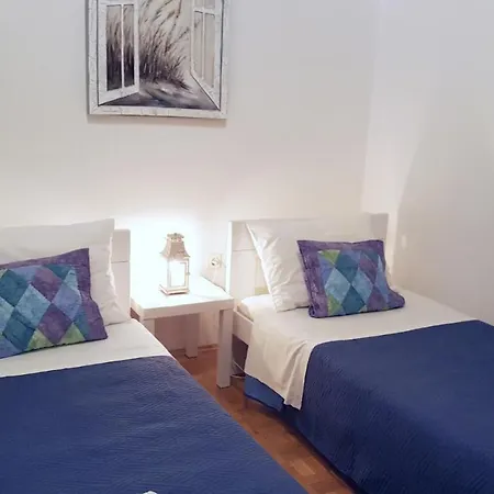 Janet * אוגייאן